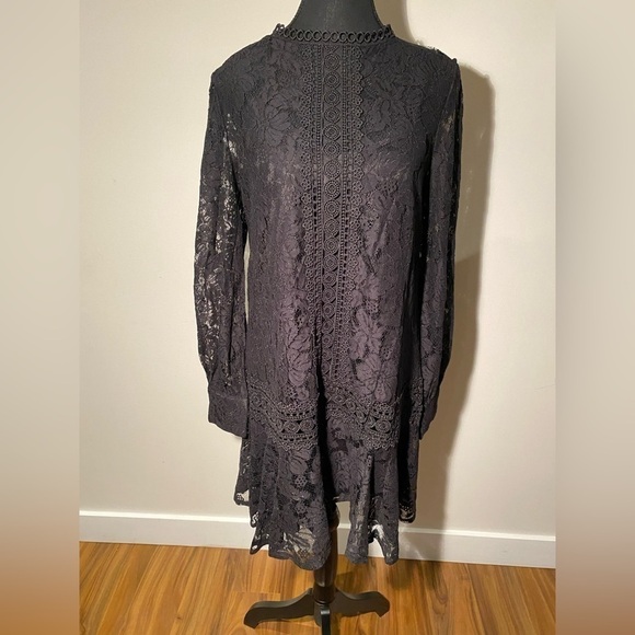 Woman Black dress from Lipsy long lace sleeve size 4 - Picture 8 of 10